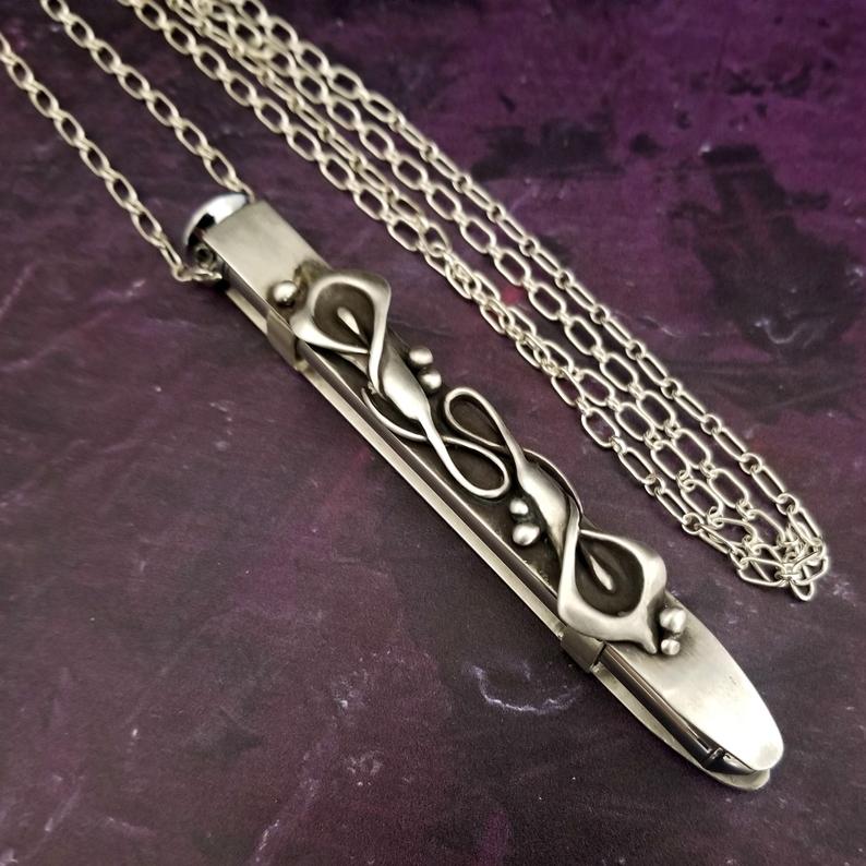 Necklace Calla Vibrating Sex Toy  The Luxury Dungeon