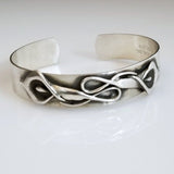 Fast delivery Calla Romantic Cuff